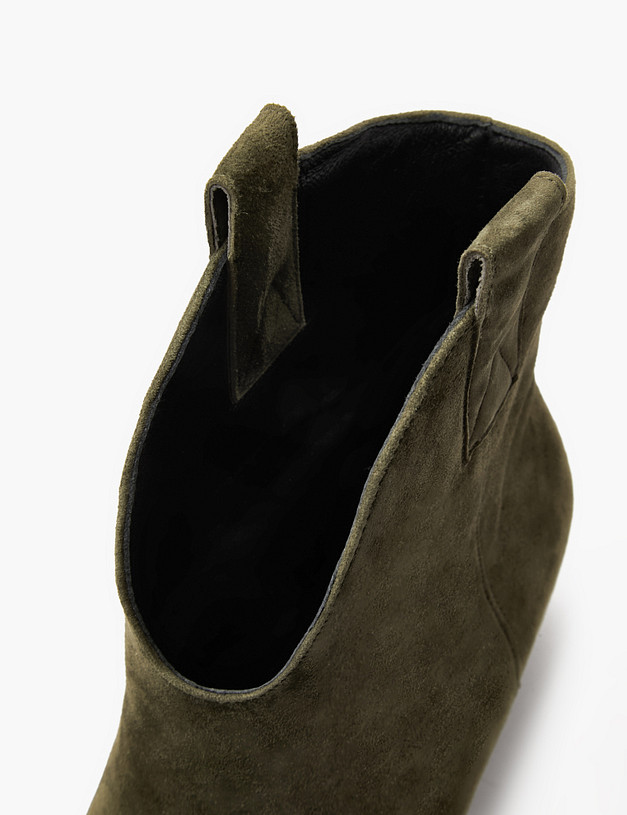 Оливковые женские казаки из велюра MASCOTTE 126-3203921-0604 | ракурс 6 Оливковые женские казаки из велюра MASCOTTE 126-3203921-0604 | ракурс 6