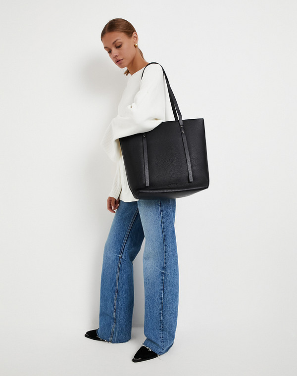 Черная женская сумка 8490₽