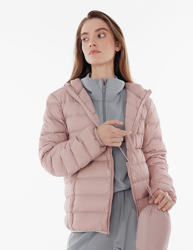 Розовая женская куртка с капюшоном MASCOTTE 234-3173-2406 | ракурс 1 Розовая женская куртка с капюшоном MASCOTTE 234-3173-2406 | ракурс 1